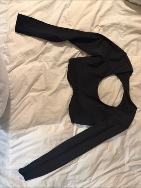 Black Long-Sleeve Cutout Crop Top